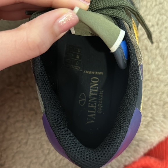 Consigned!!SALE PRICE!! Today only!! Authentic Valentino Garavani Sneakers - Picture 7 of 8